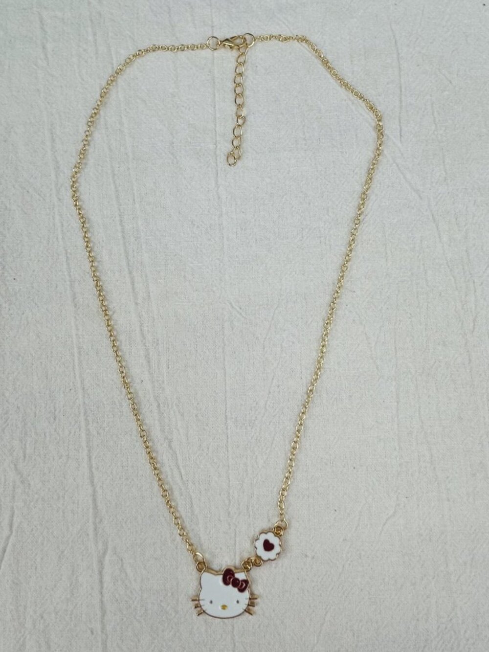 💖 Hello Kitty Stud Earrings